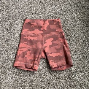 Lululemon Wunder Train High-Rise Short 6” Pink Camo